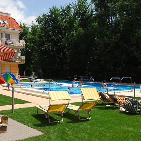 Panorama Wellness Apartman Hotel Hajduszoboszlo Room photo