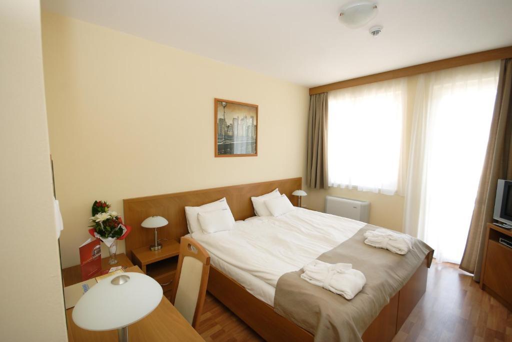 Panorama Wellness Apartman Hotel Hajduszoboszlo Room photo