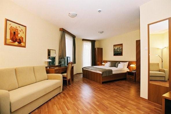 Panorama Wellness Apartman Hotel Hajduszoboszlo Room photo