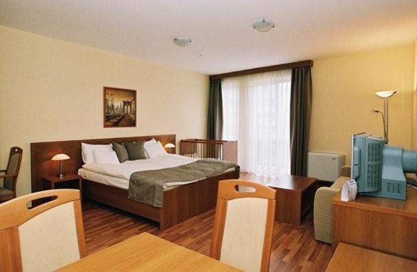 Panorama Wellness Apartman Hotel Hajduszoboszlo Room photo